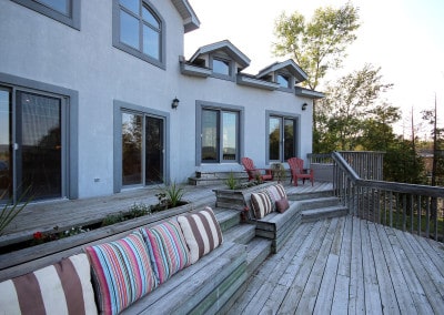 Ottawa River Home - Exterior Deck